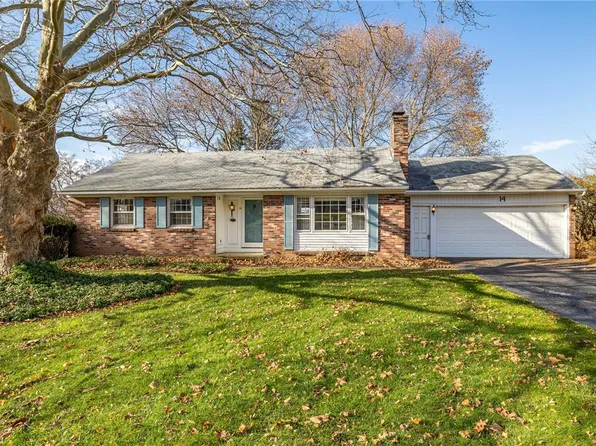 14 Clarkes Xing, Fairport, NY 14450