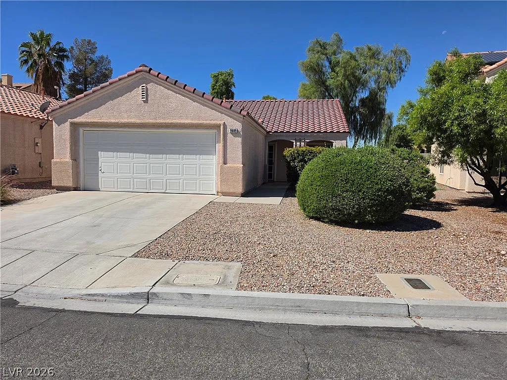 3 bed, 2.0 bath, 1266 sqft, $1,950 — Photo 1