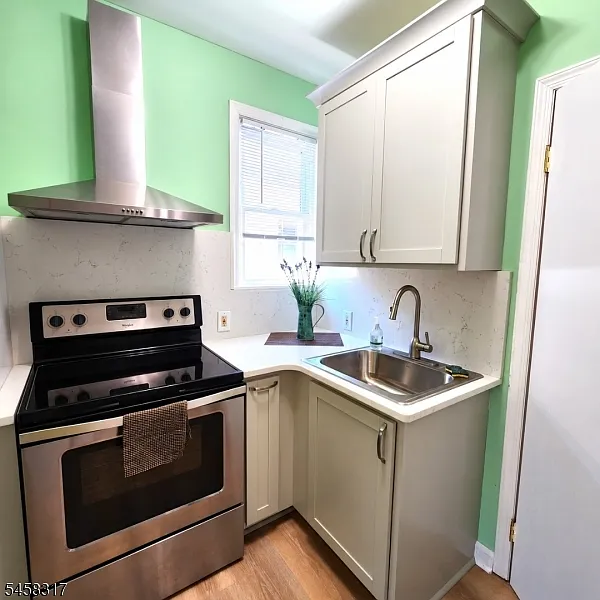 1 bed, 1.0 bath, $1,800 — Photo 2