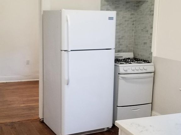 4th image of 164 Clinton Ave APT A3