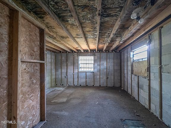 5th image of 141 E 5TH Street