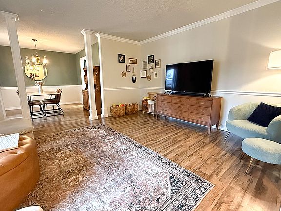 5th image of 119 N Kingswood Dr
