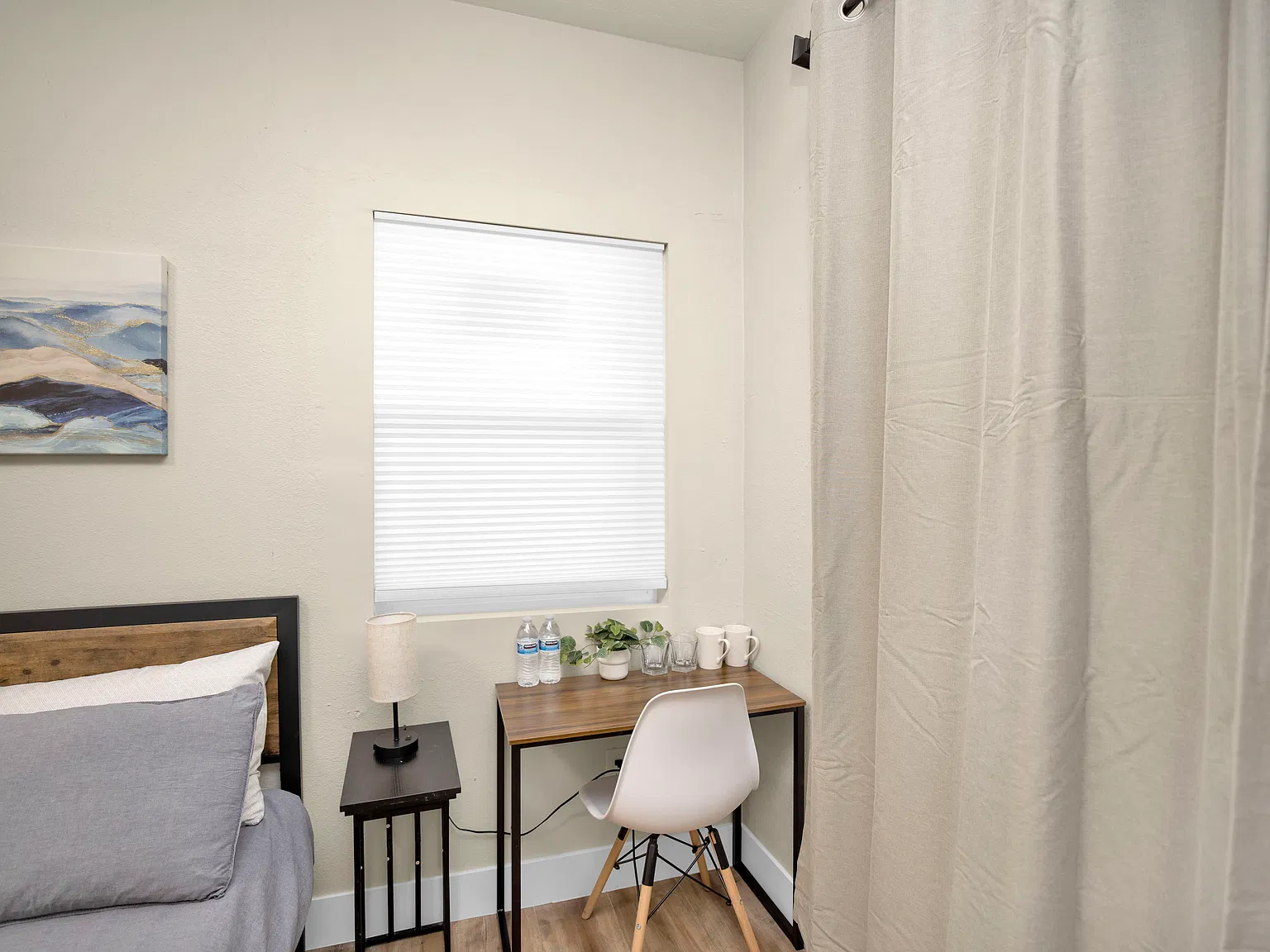Studio, 200 sqft, $800 — Photo 3