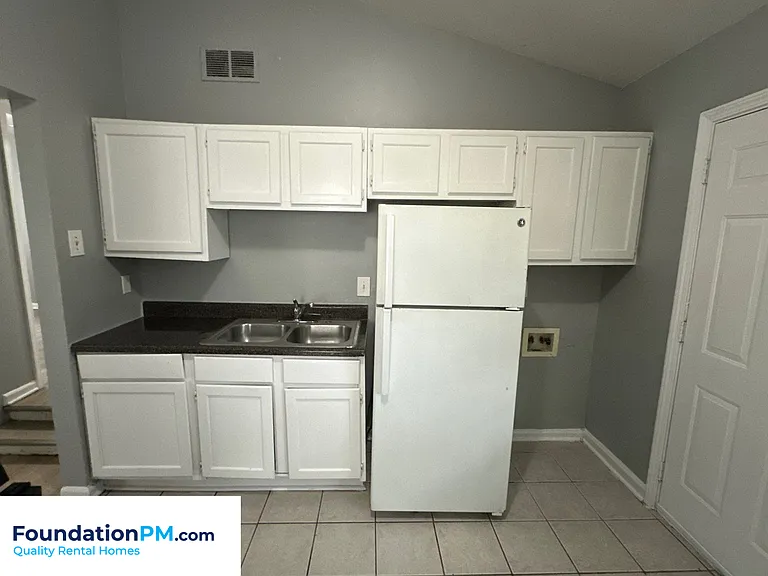 707 Mohawk Ave — Photo 3