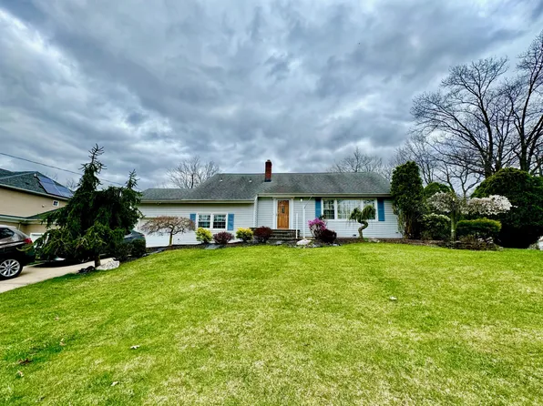 3 Timber Rd, Edison, NJ 08820