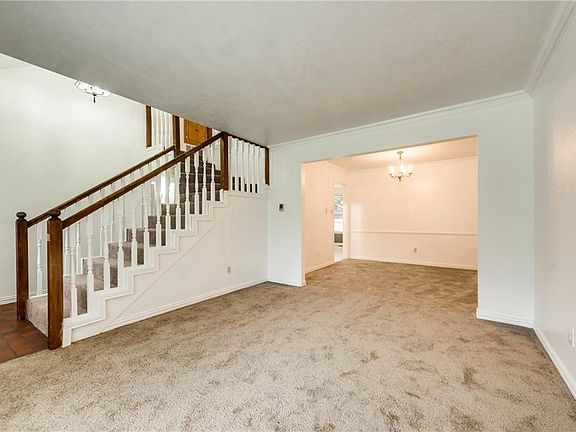 5th image of 314 W Fain St