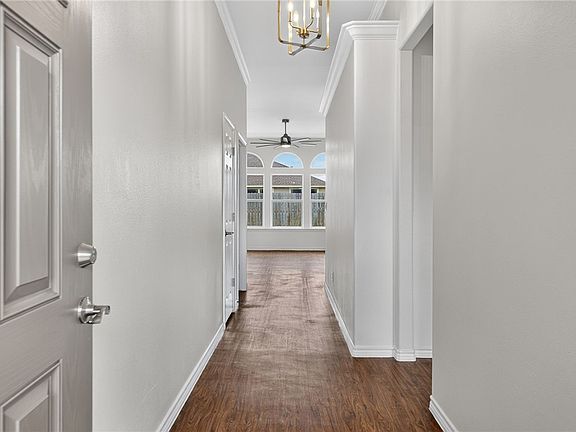 5th image of 3913 Las Bahias Dr