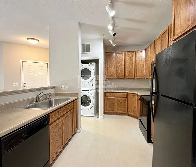 3865 S Dayton St #202 — Photo 6