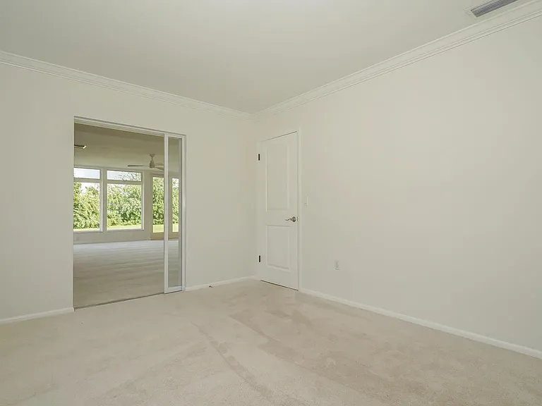 3111 Post Rd — Photo 8