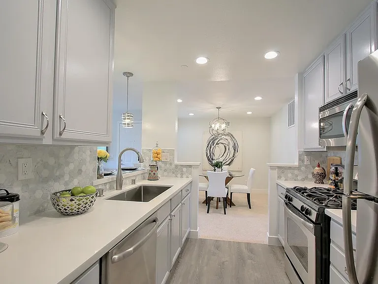 617 Arcadia Ter #302 — Photo 12