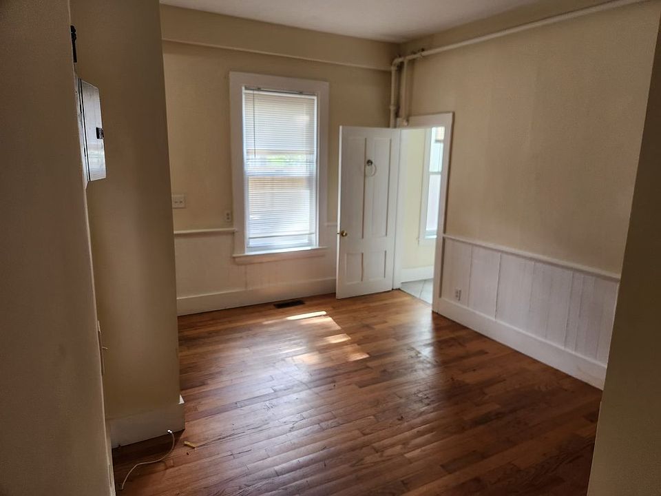 1st image of 10-28 Centennial Pl #17303366
