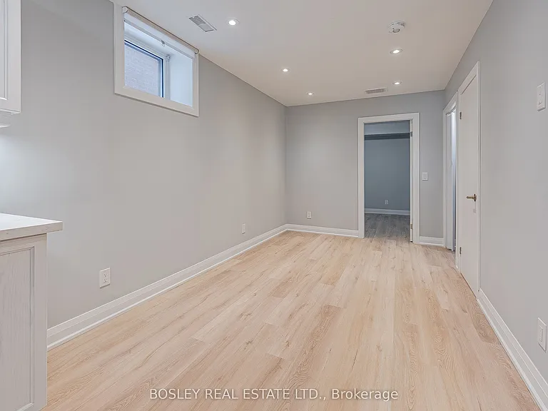 581 Old Weston Rd #BASEMENT — Photo 6