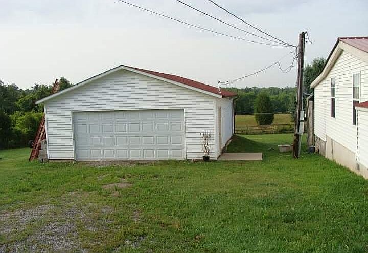 2nd image of 468 Reed Rd