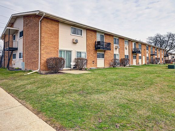 2nd image of 8864 Northshore Dr APT 1A