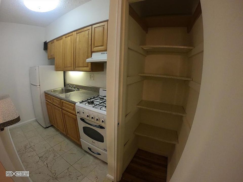 2nd image of 2519 30th Dr APT 2M