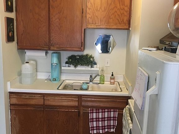 5th image of 2801 Girard Ave S #202