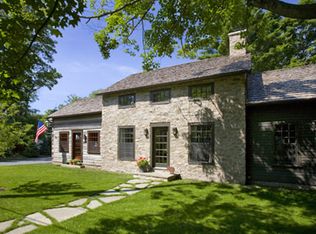 1006 Elizabeth St, Saugatuck, MI 49453