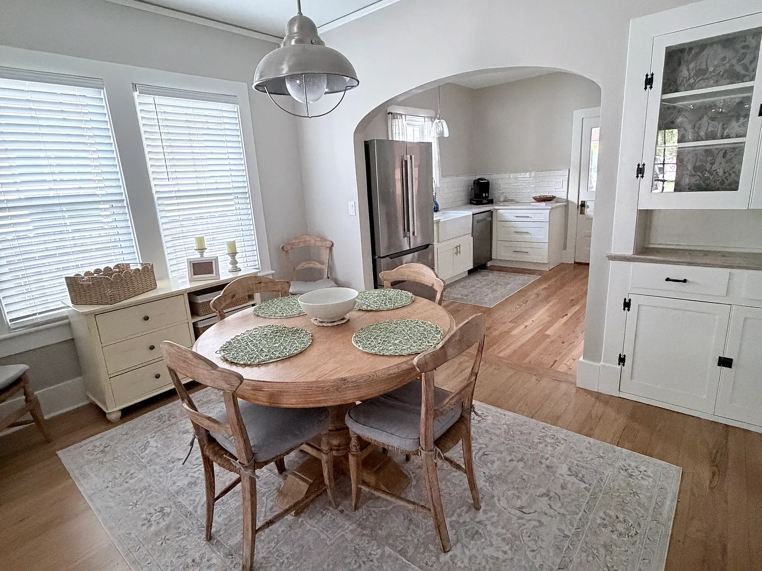 2 bed, 1056 sqft, $2,200 — Photo 4