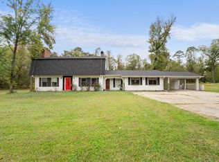 176 Country Club Cir, Leesville, LA 71446