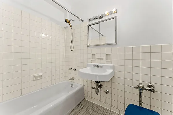 Sold by Compass | media 7