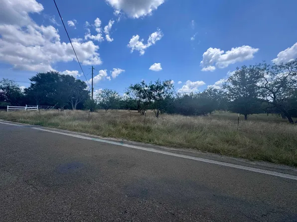 2141 Indian Trail, Kingsland, TX 78639
