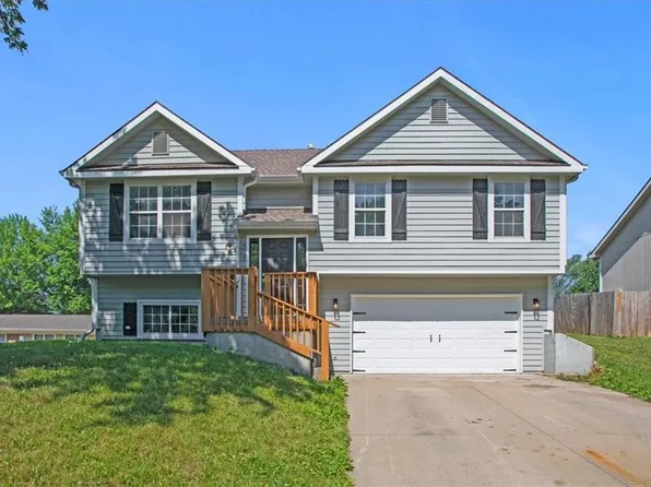 917 Pine St, Eudora, KS 66025