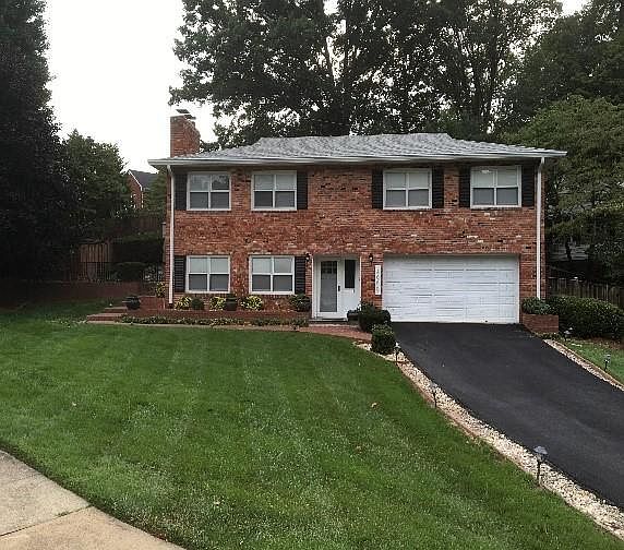 Huge lot - expansive front lawn, large mature trees, privacy and quiet