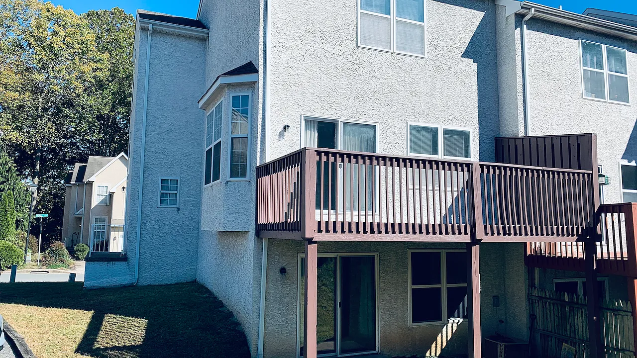 3 bed, 2.5 bath, 1825 sqft, $2,495 — Photo 2