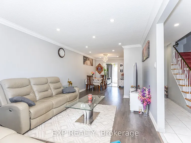 3270 Klaiman Dr — Photo 8