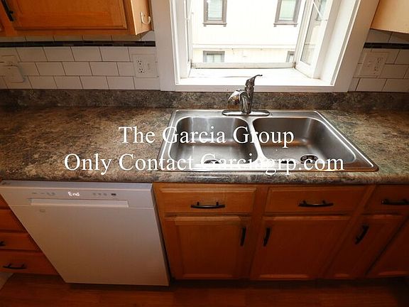 4th image of 602 NE Brazee St #A