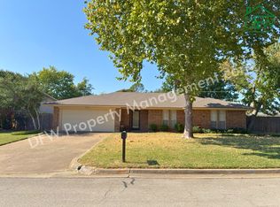 5604 Ember Dr, Arlington, TX 76016