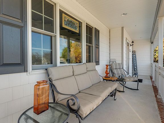 5th image of 11 Woodcock Ln