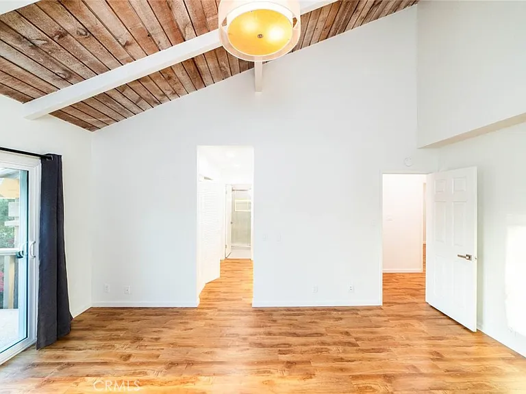 10 Oak Tree Ln — Photo 20