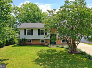 724 N Vernon St, Sterling, VA 20164