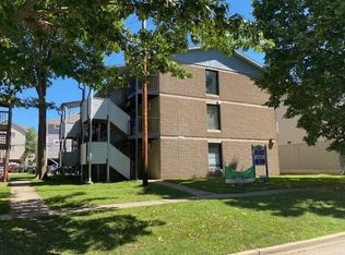 1004 W Stoughton St #5, Urbana, IL 61801