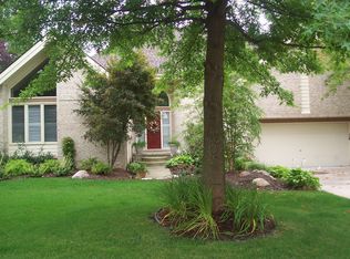 4966 Countryside Dr, West Bloomfield, MI 48323
