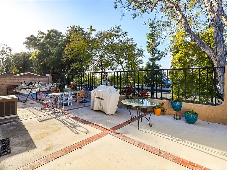 25235 Cinnamon Rd — Photo 50