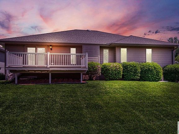 2nd image of 2015 Strawberry Ln