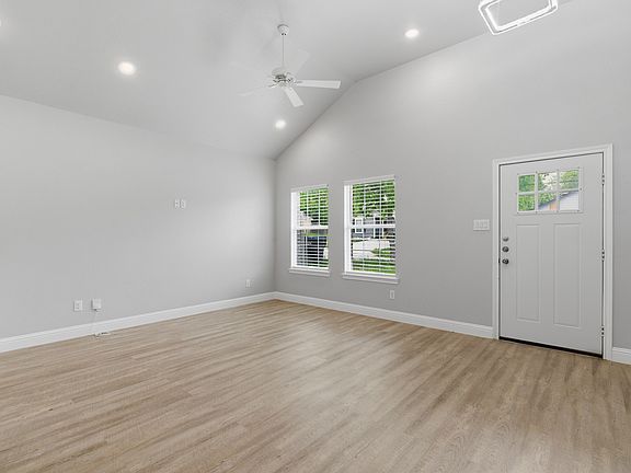 3rd image of 2211 Henry St