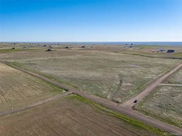 58701 E Lake Place, Strasburg, CO 80136