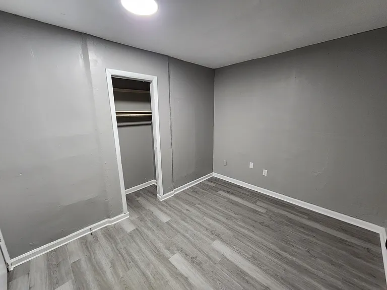 1424 Bancroft St — Photo 12