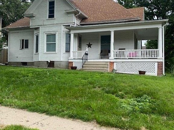 2nd image of 901 E Washington Ave