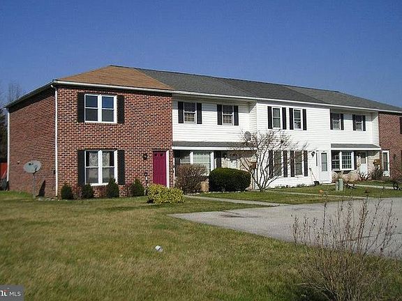 4th image of 2715 Meadow Dr