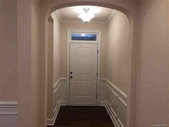 2nd image of 15221 Oleander Dr