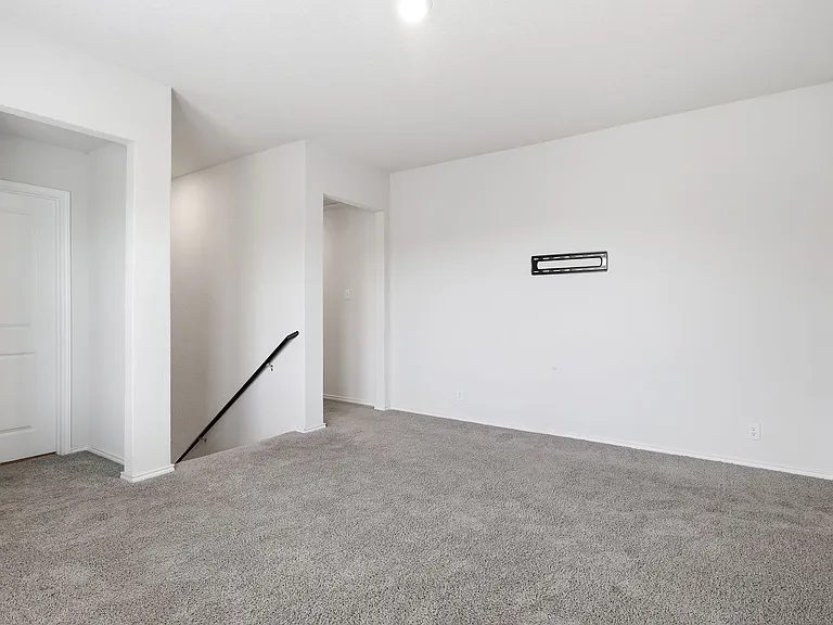 6630 Greensleeves — Photo 14