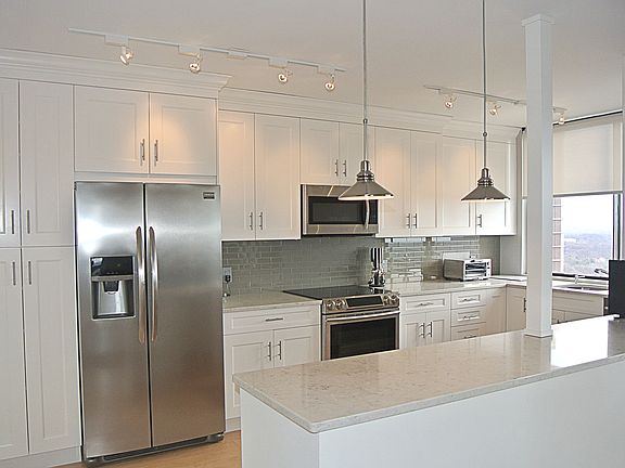 2nd image of 27010 Grand Central Pkwy APT 27D