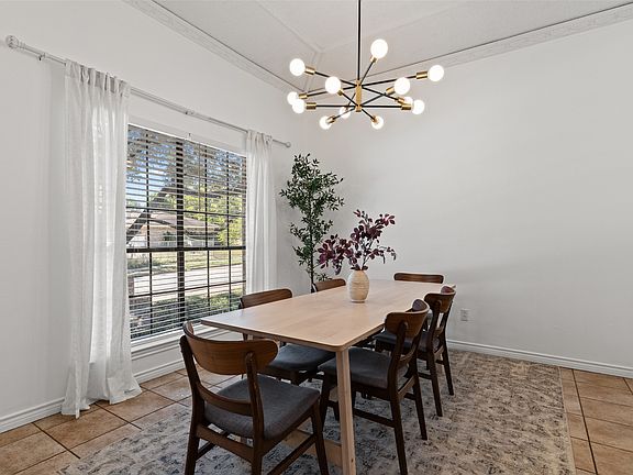 4th image of 841 Villa Ridge Dr