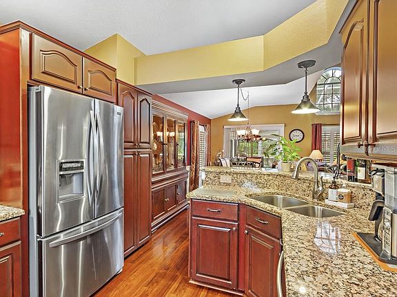 5th image of 487 Wexdon Ct