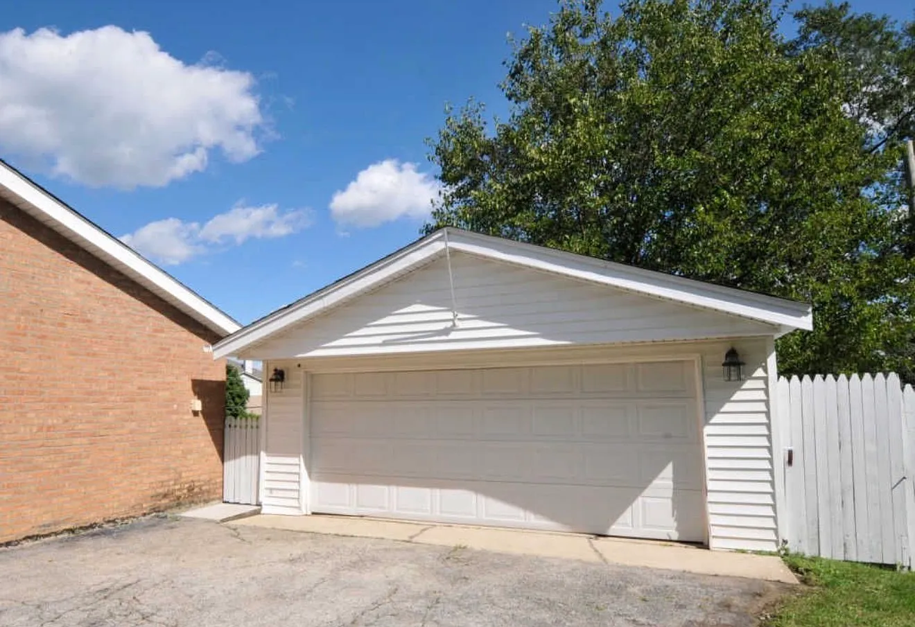3 bed, 1400 sqft, $2,800 — Photo 2