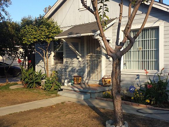 2nd image of 450 1st Ave